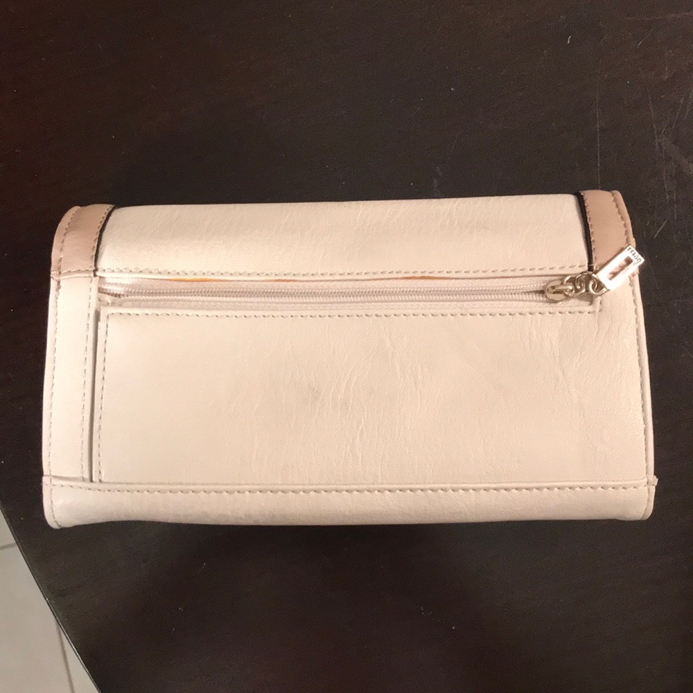 Large Guess wallet - Picture 2 of 3